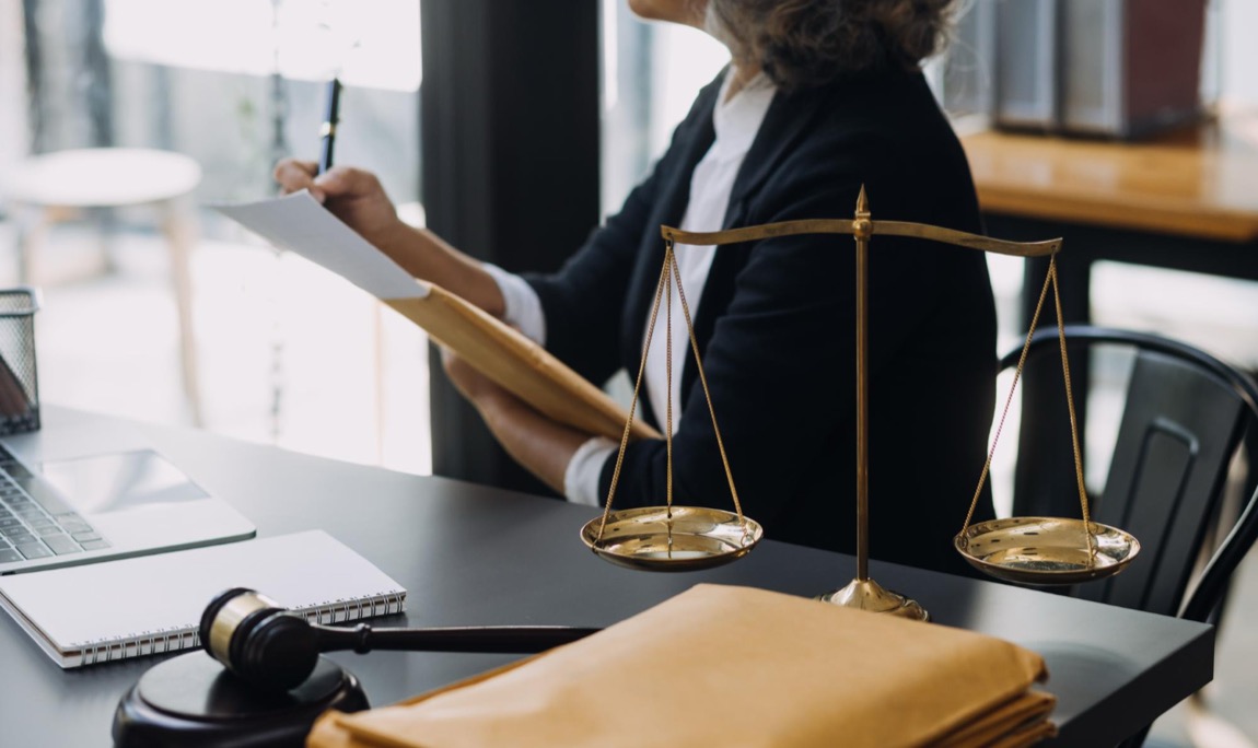 Jak ubezpieczenie OC radcy prawnego wpływa na jego pracę?